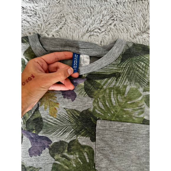 Divided H&M Men’s XS Grey Marl and Floral Pocket Tee - Picture 2 of 5